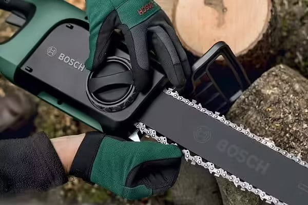 Tronçonneuse BOSCH électrique UniversalChain 35 - 1800W
